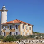 Welcoming Flat With Private Garden-beahost Apartament Bibione