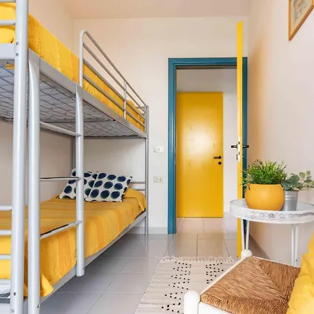 Apartman Welcoming Flat With Private Garden-beahost