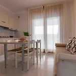 Welcoming Flat With Private Garden-beahost Bibione