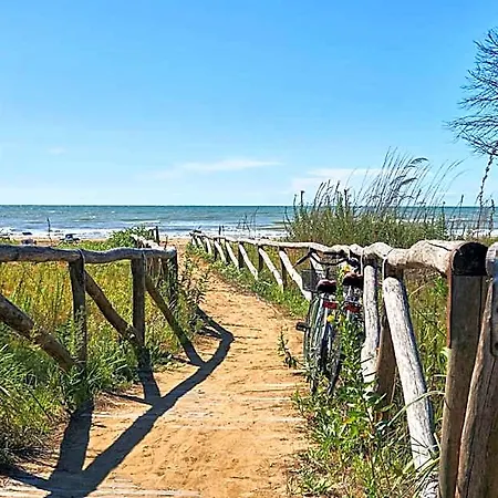 Welcoming Flat Just A Short Walk From The Sea *