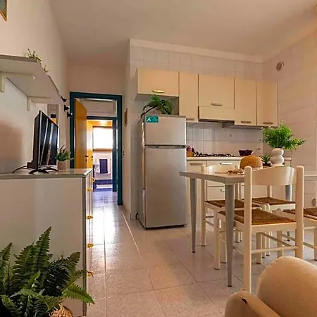 Welcoming Flat Just A Short Walk From The Sea *
