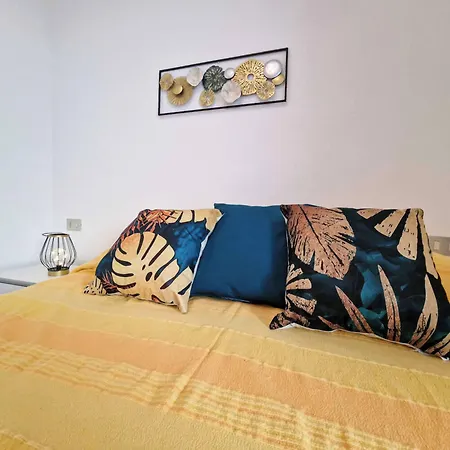Welcoming Flat Just A Short Walk From The Sea *