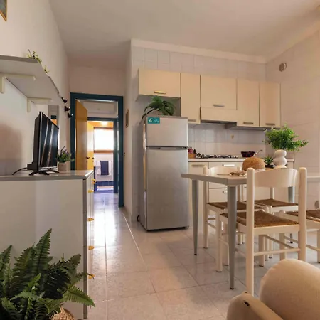 Welcoming Flat Just A Short Walk From The Sea شقة بيبيوني