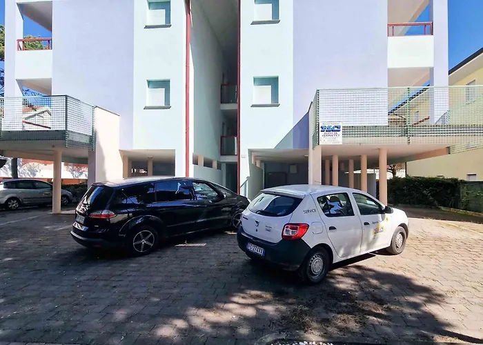 Welcoming Flat With Private Garden-beahost Διαμέρισμα *