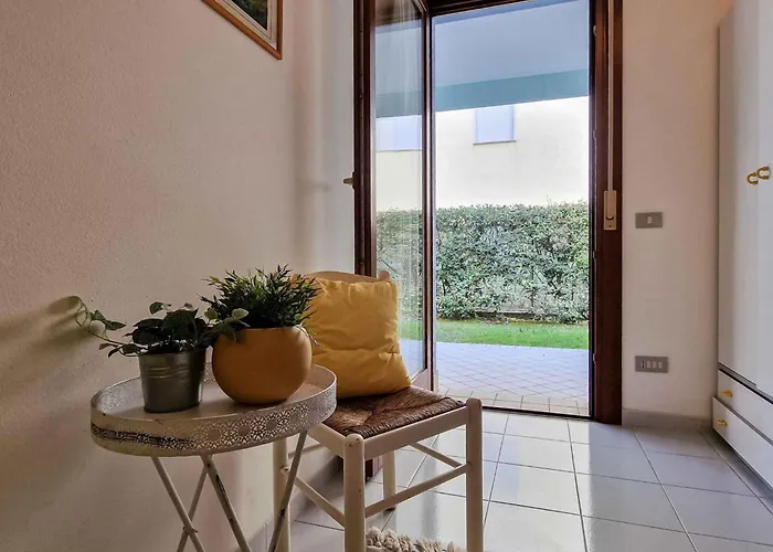 Διαμέρισμα Welcoming Flat With Private Garden-beahost Μπιμπιόνε
